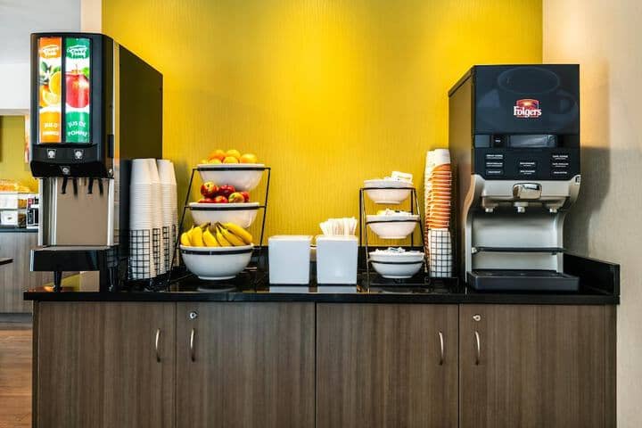 Breakfast/Coffee Service 20 of 27